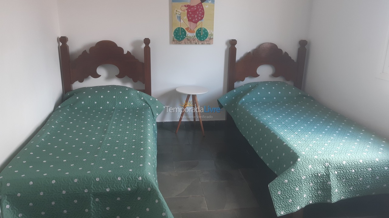 Casa para alquiler de vacaciones em Peruíbe (Jardim Ribamar)