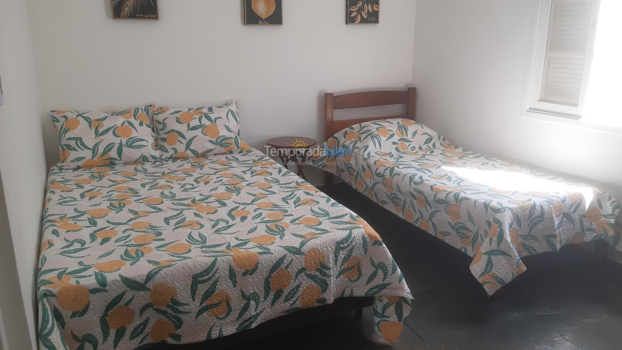 Casa para alquiler de vacaciones em Peruíbe (Jardim Ribamar)