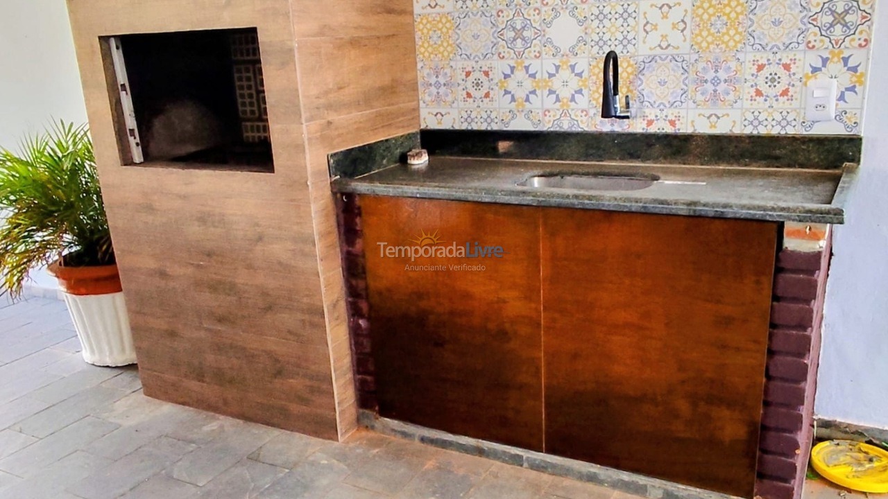 Casa para alquiler de vacaciones em Peruíbe (Jardim Ribamar)