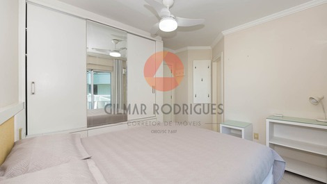 Apartamento em Mariscal com 3 dormitórios