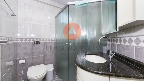 Apartamento em Mariscal com 3 dormitórios