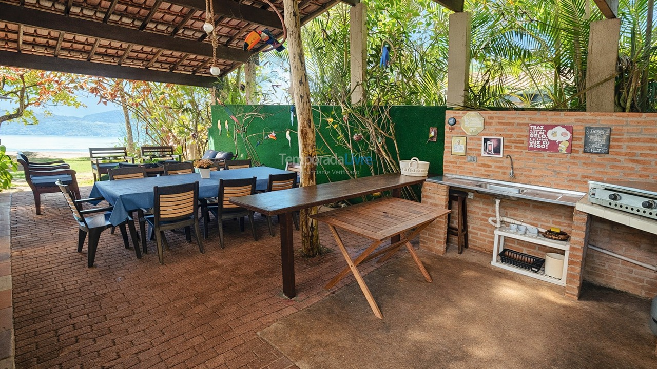 Casa para alquiler de vacaciones em Ubatuba (Praia da Fortaleza)
