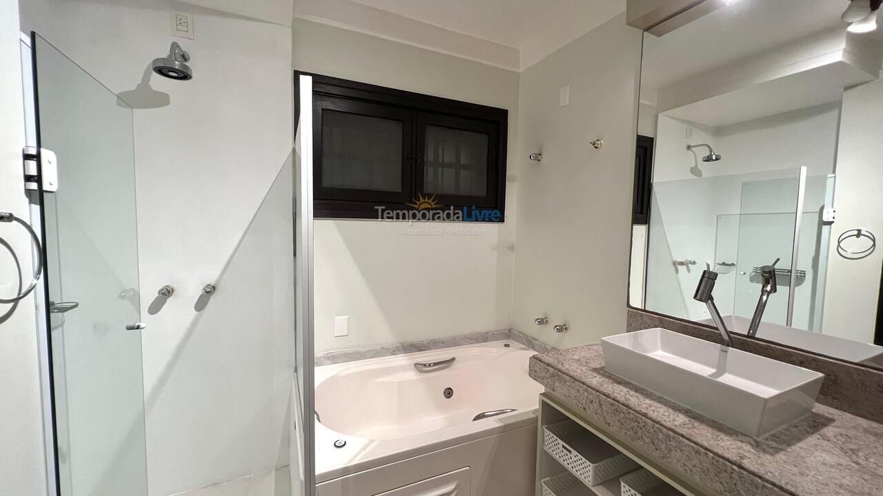 Casa para aluguel de temporada em Florianopolis (Jurerê Internacional)