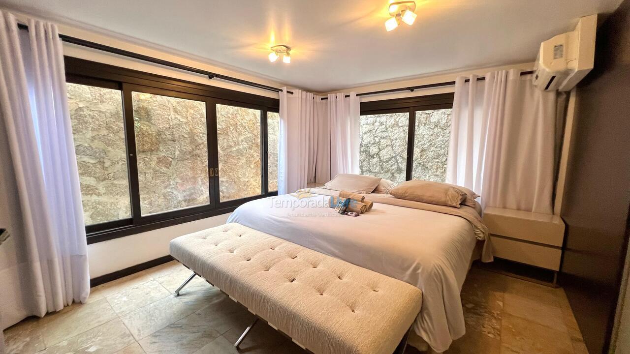 Casa para aluguel de temporada em Florianopolis (Jurerê Internacional)