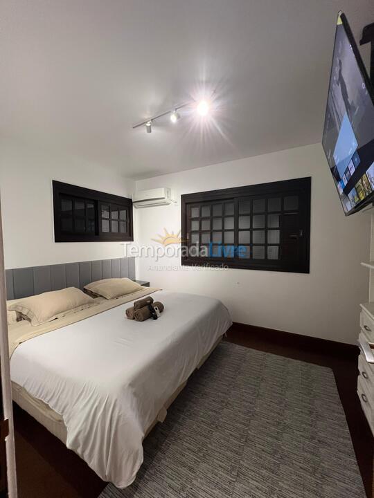 Casa para aluguel de temporada em Florianopolis (Jurerê Internacional)