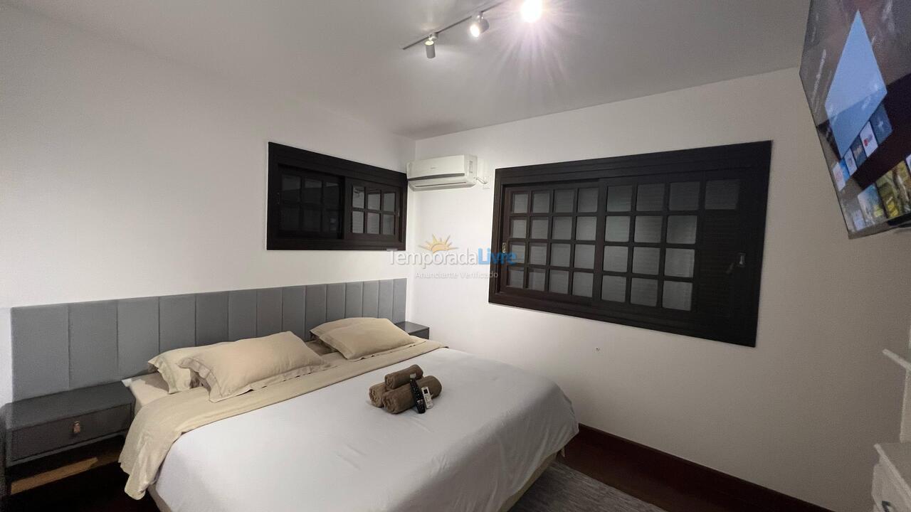 Casa para aluguel de temporada em Florianopolis (Jurerê Internacional)