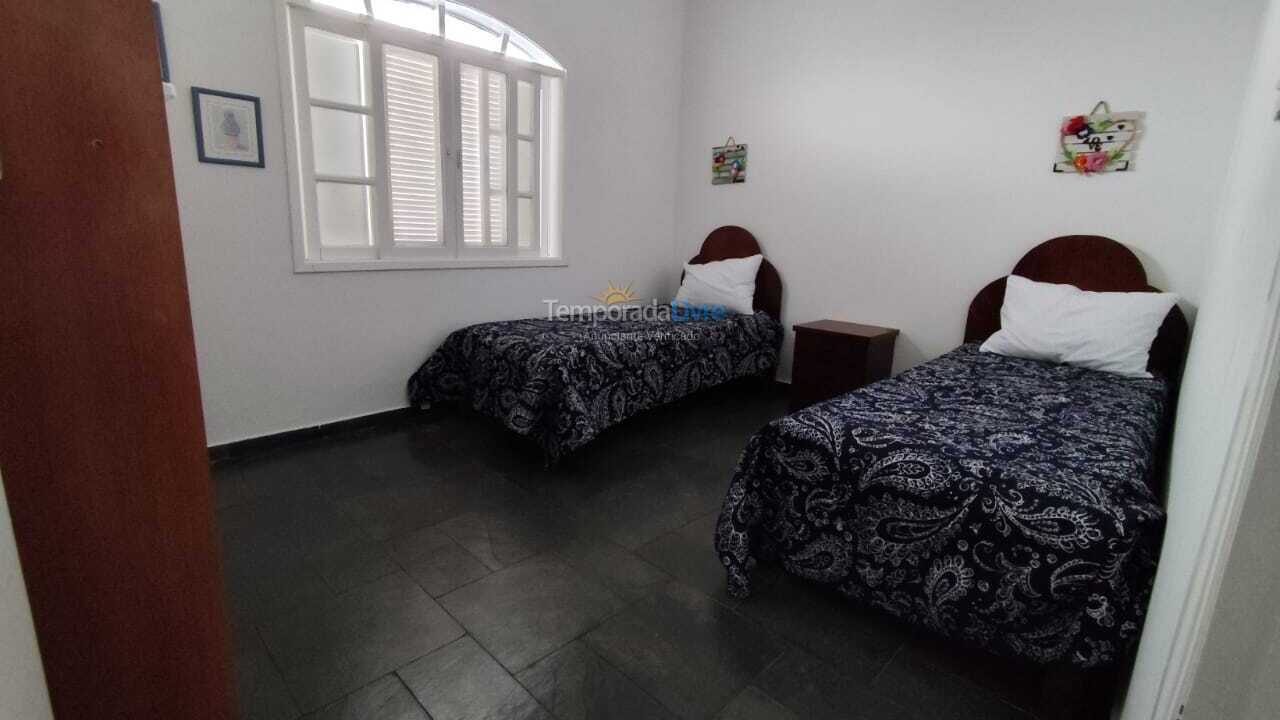 Casa para aluguel de temporada em Peruíbe (Jardim Ribamar)