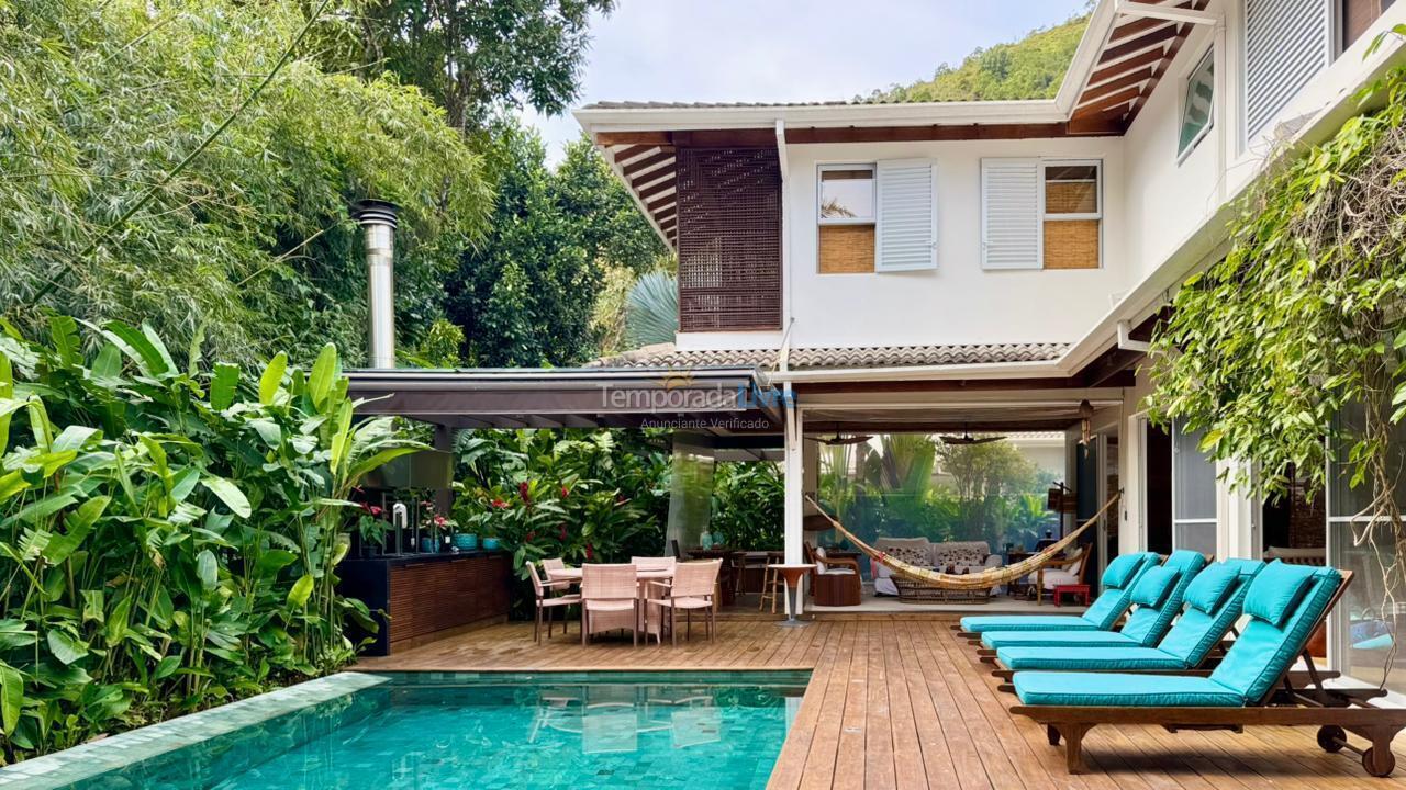 Casa para aluguel de temporada em São Sebastião (Praia da Baleia)