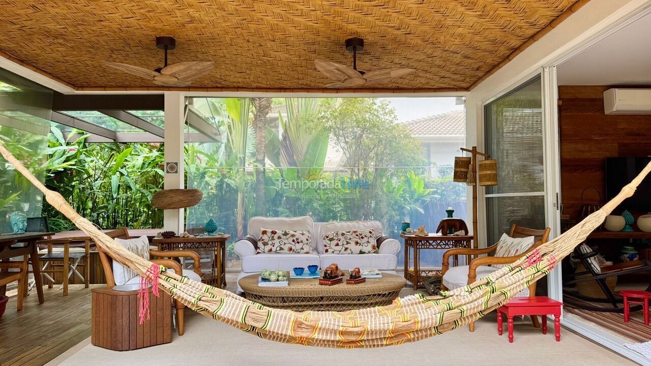 Casa para aluguel de temporada em São Sebastião (Praia da Baleia)