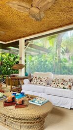 CASA MARAVILHOSA NA PRAIA DA BALEIA PÉ NA AREIA