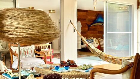 CASA MARAVILHOSA NA PRAIA DA BALEIA PÉ NA AREIA