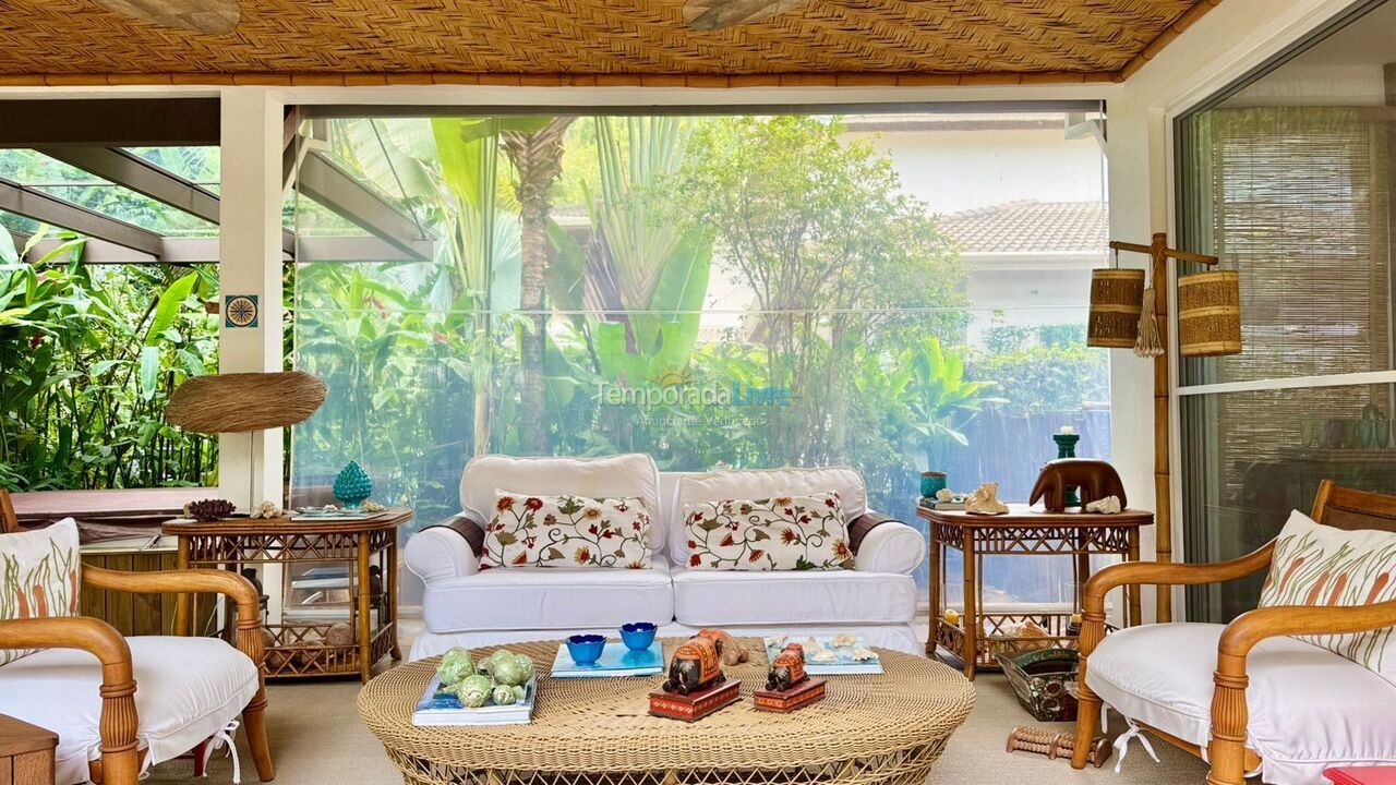 Casa para aluguel de temporada em São Sebastião (Praia da Baleia)