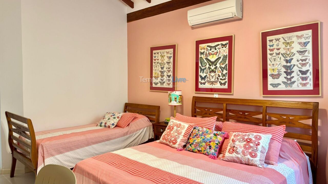 Casa para aluguel de temporada em São Sebastião (Praia da Baleia)