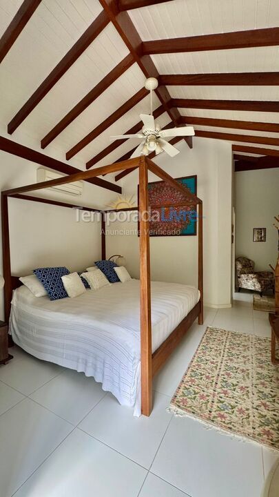 Casa para aluguel de temporada em São Sebastião (Praia da Baleia)
