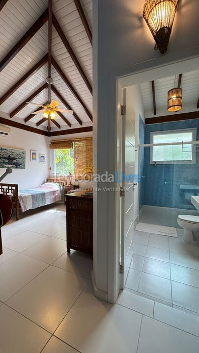 Casa para aluguel de temporada em São Sebastião (Praia da Baleia)