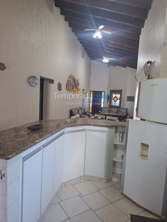 Casa para alquiler de vacaciones em Bertioga (Condominio Morada da Praia)