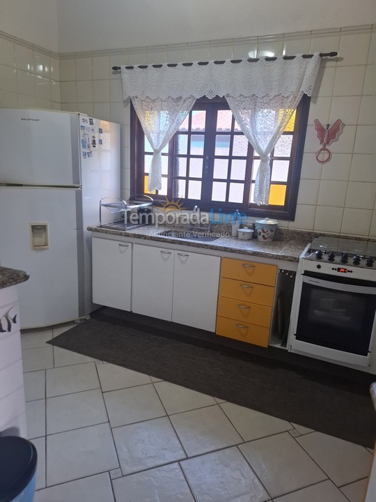 Casa para alquiler de vacaciones em Bertioga (Condominio Morada da Praia)