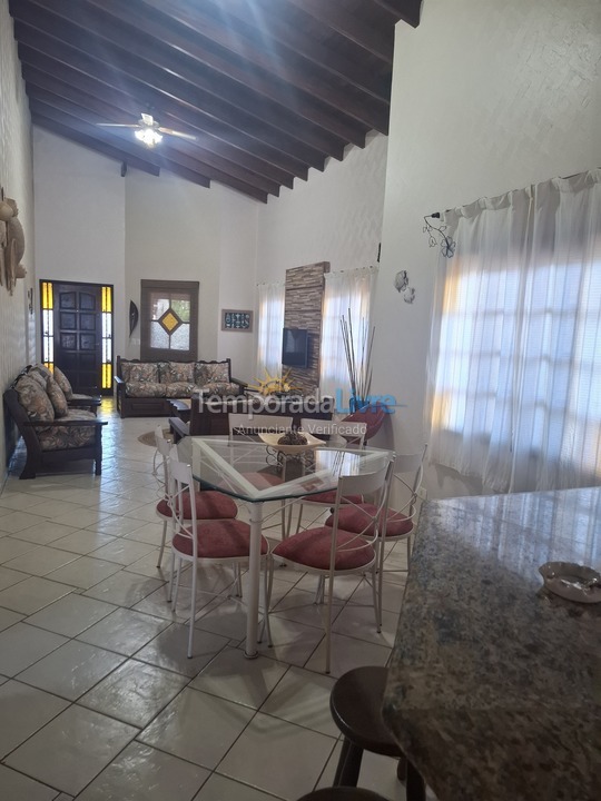 Casa para alquiler de vacaciones em Bertioga (Condominio Morada da Praia)
