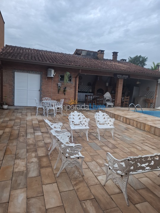 Casa para aluguel de temporada em Bertioga (Condominio Morada da Praia)