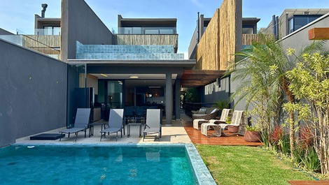 Camburi Beach - Beachfront Condominium