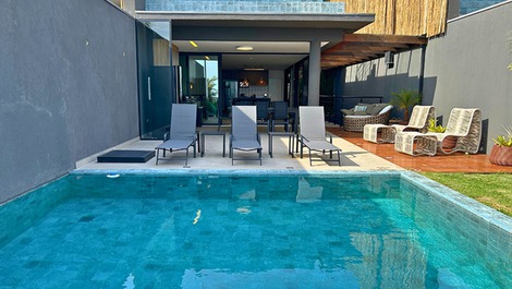 Camburi Beach - Beachfront Condominium