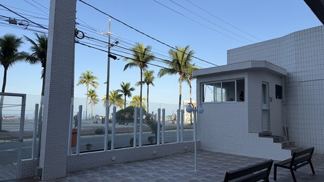 É só atravessar a rua e está na praia