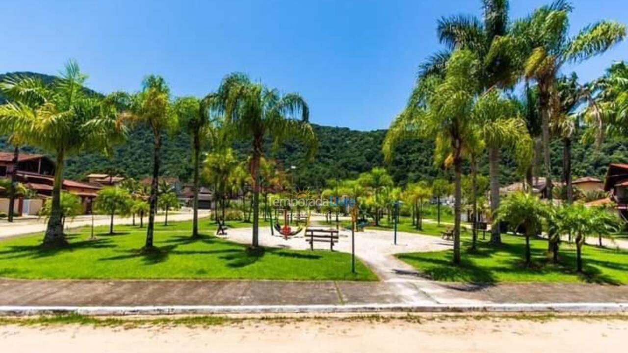 Casa para alquiler de vacaciones em Caraguatatuba (Praia da Mococa)