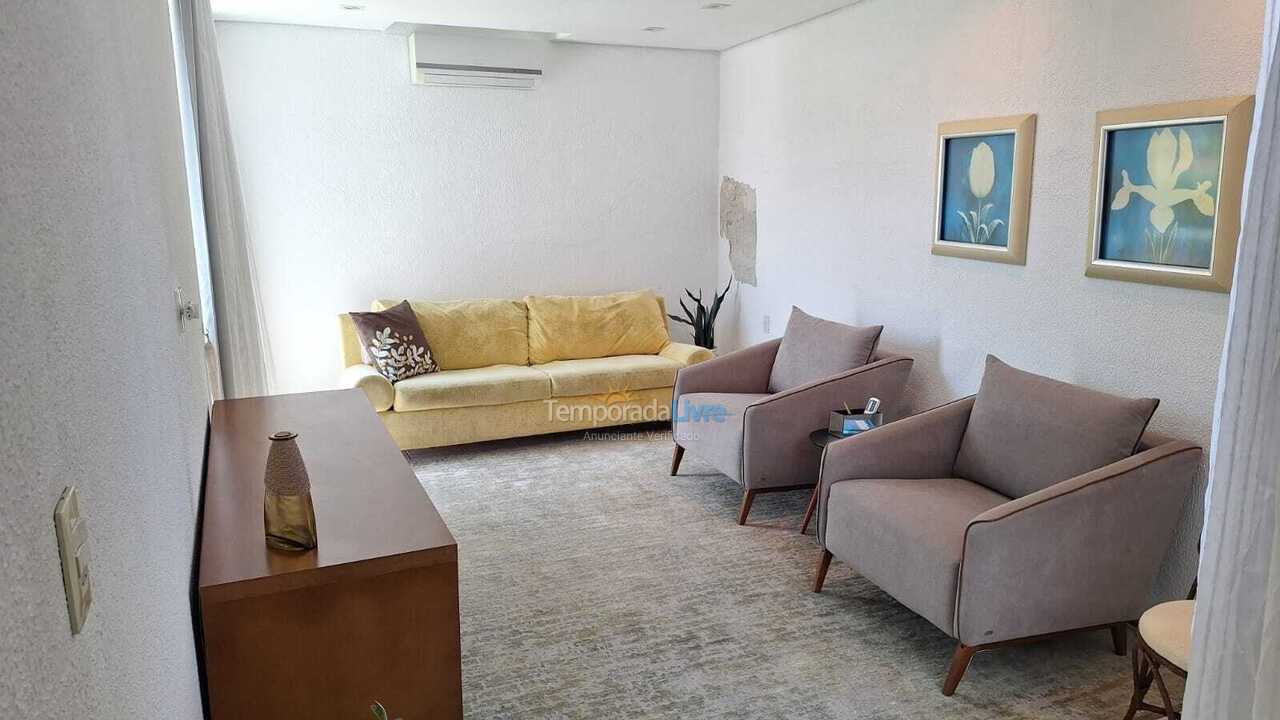 Apartamento para aluguel de temporada em Bombinhas (Praia de Bombas)