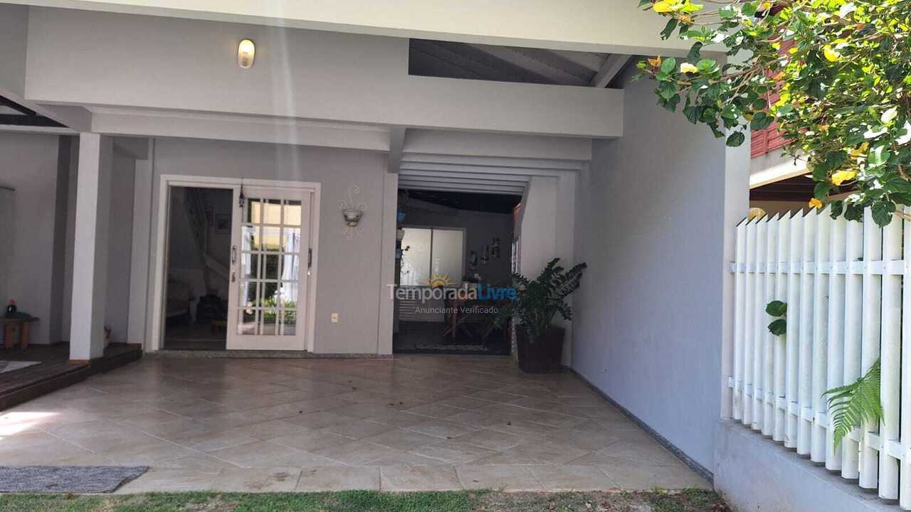 Apartamento para aluguel de temporada em Bombinhas (Praia de Bombas)