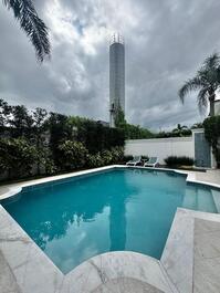 Luxury house in a gated community on Baleia Beach CA0378