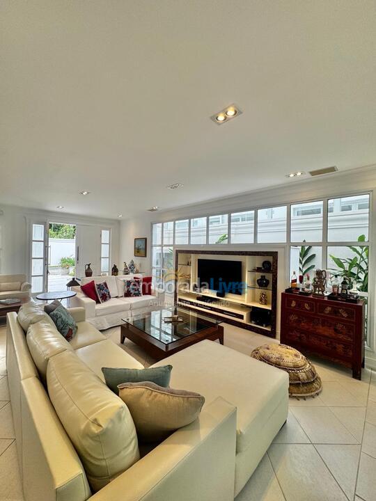 House for vacation rental in São Sebastião (Praia da Baleia)