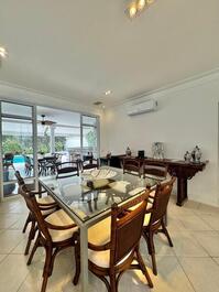 Luxury house in a gated community on Baleia Beach CA0378