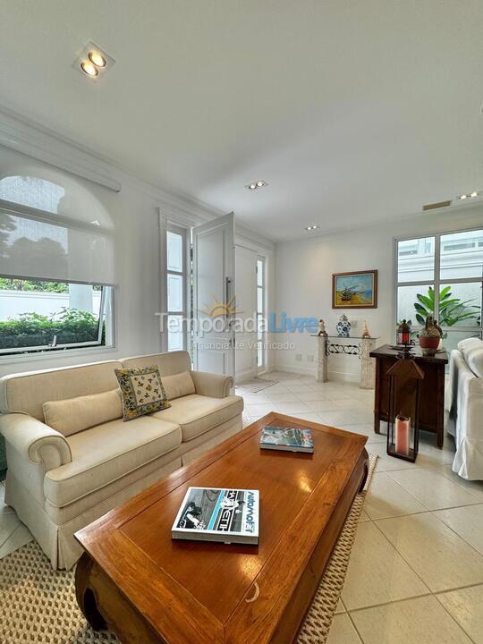 House for vacation rental in São Sebastião (Praia da Baleia)