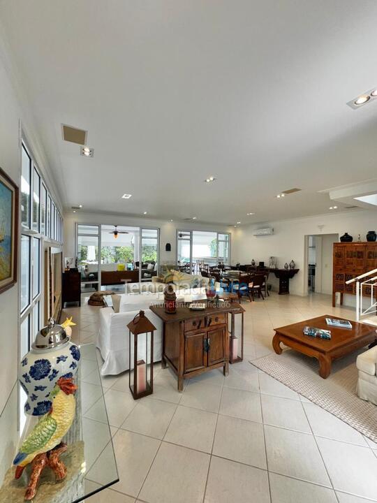 House for vacation rental in São Sebastião (Praia da Baleia)