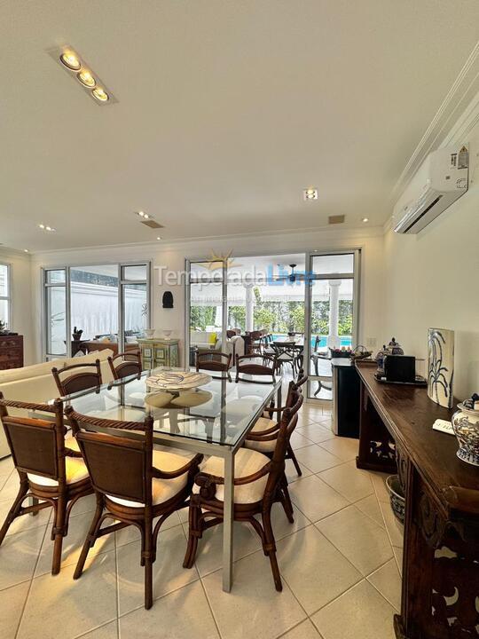 House for vacation rental in São Sebastião (Praia da Baleia)