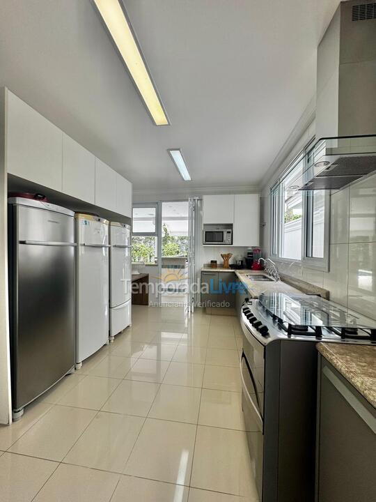House for vacation rental in São Sebastião (Praia da Baleia)