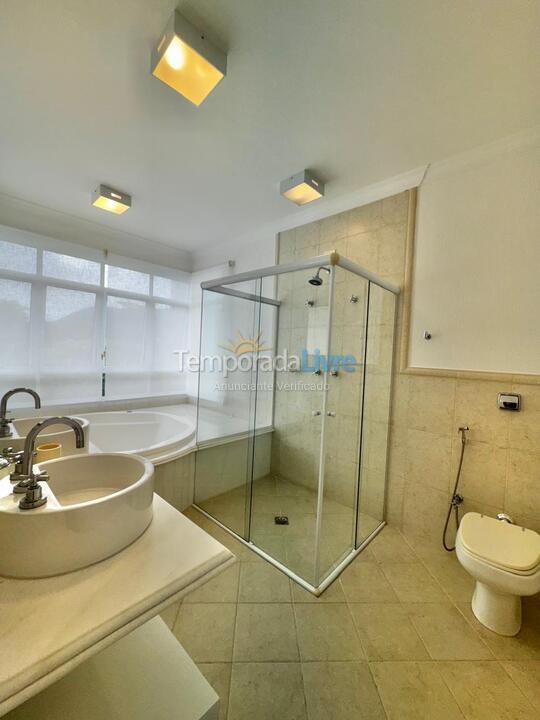 House for vacation rental in São Sebastião (Praia da Baleia)