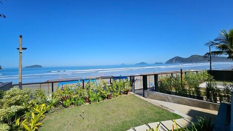 Casa nova de alto padrão pé na areia na praia da Baleia CA0119