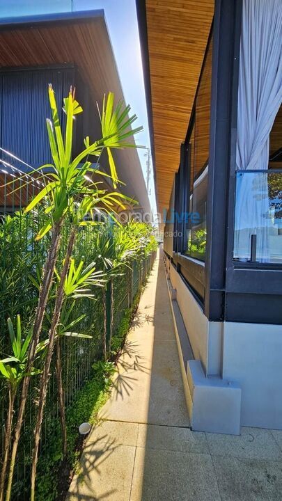 Casa para aluguel de temporada em São Sebastião (Praia da Baleia)
