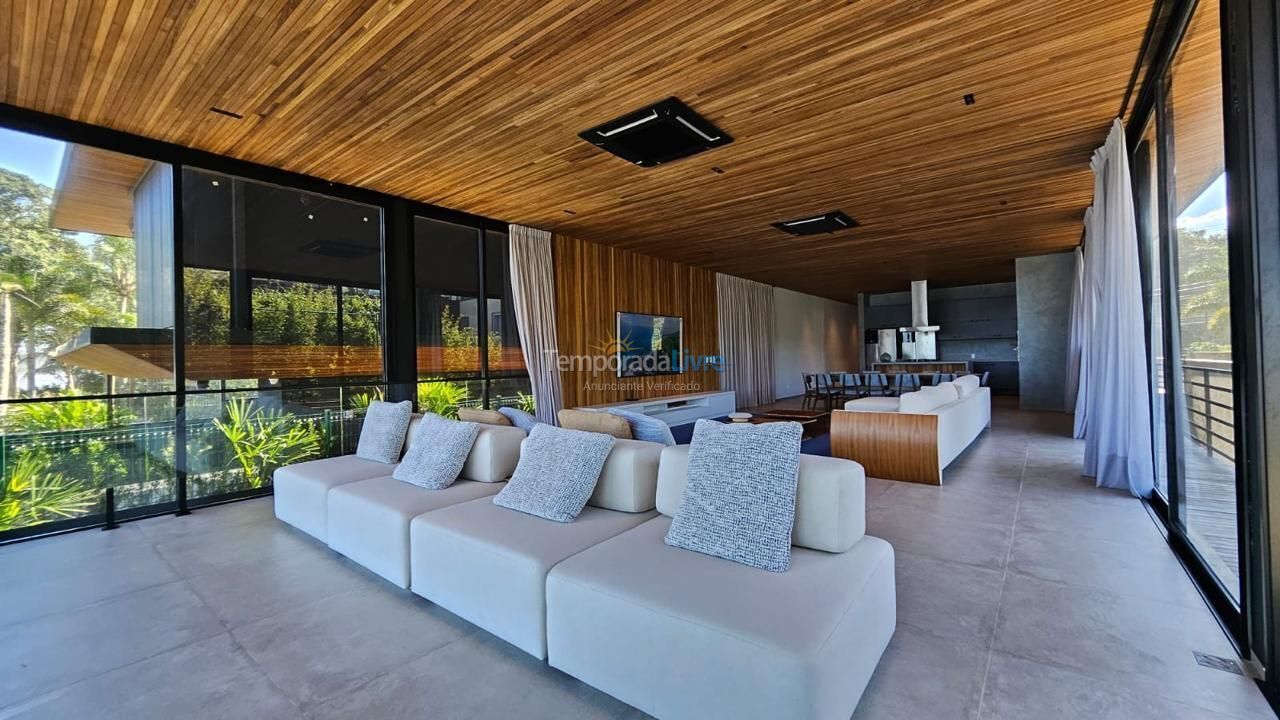 Casa para aluguel de temporada em São Sebastião (Praia da Baleia)