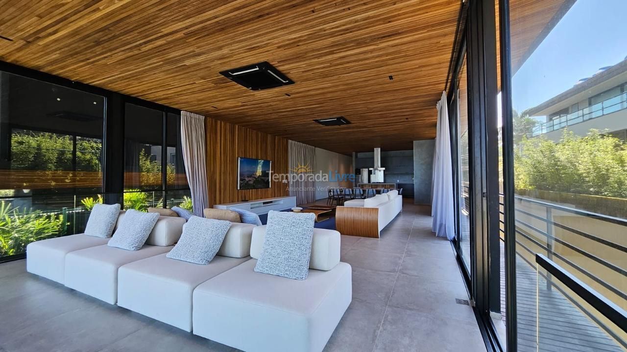 Casa para aluguel de temporada em São Sebastião (Praia da Baleia)