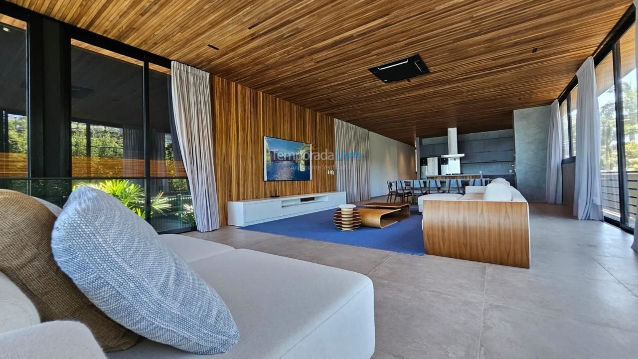 Casa para aluguel de temporada em São Sebastião (Praia da Baleia)