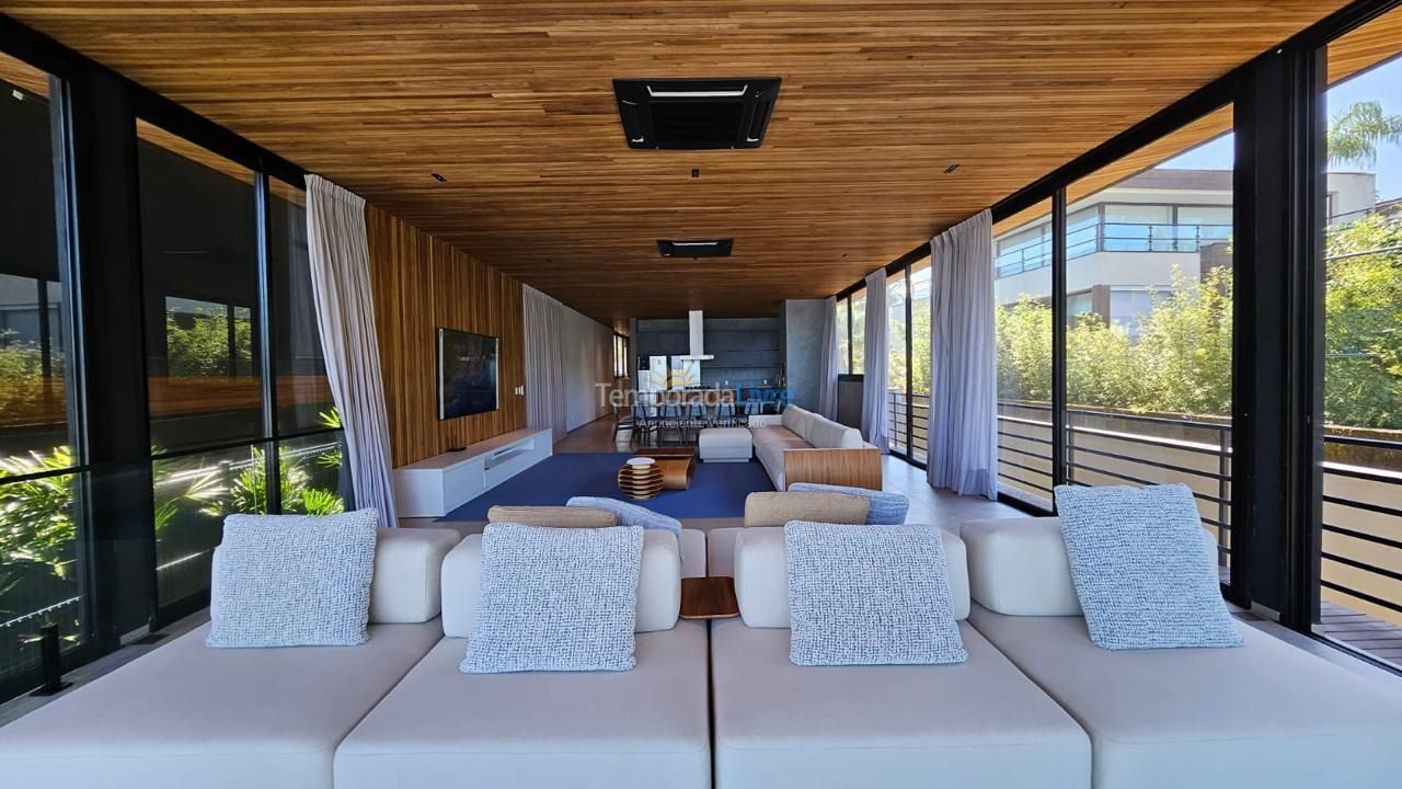Casa para aluguel de temporada em São Sebastião (Praia da Baleia)