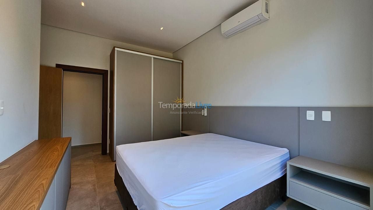 Casa para aluguel de temporada em São Sebastião (Praia da Baleia)