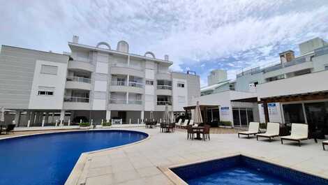 Piscina adulto e infantil condominio