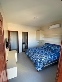 Chale Resort em Santo Amaro Piscina, Ar e Conforto para até 12 Pessoas