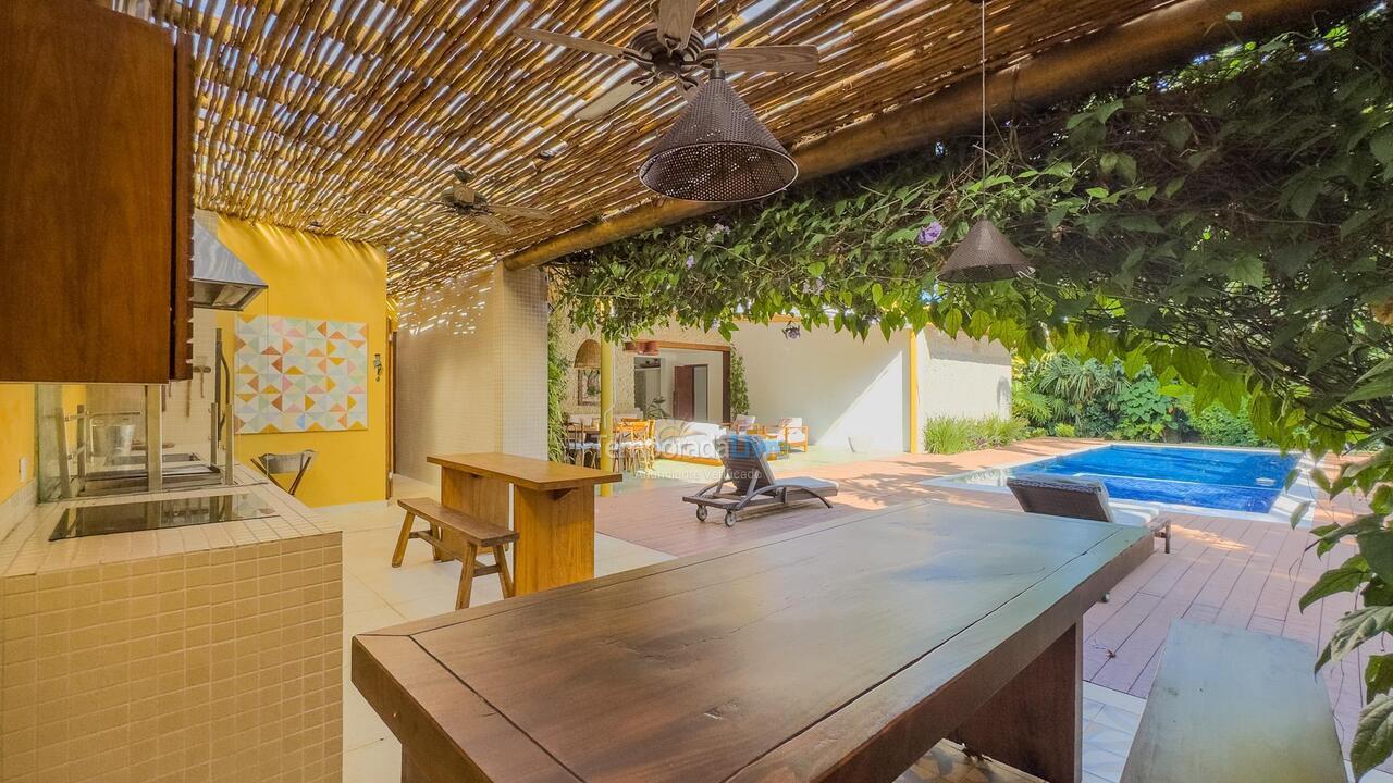 Casa para aluguel de temporada em São Sebastião (Praia da Baleia)