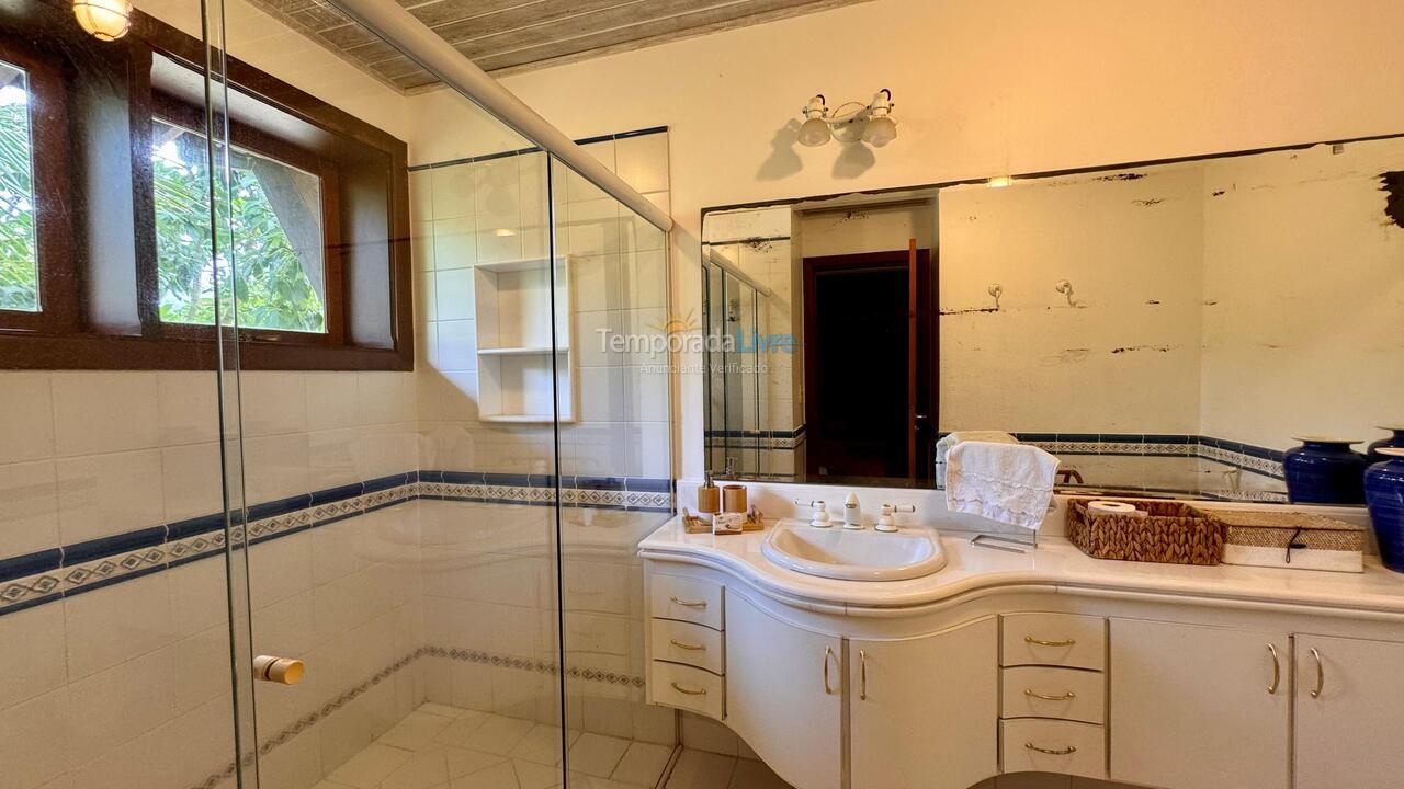 Casa para alquiler de vacaciones em São Sebastião (Praia da Baleia)