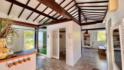 Very cozy house on Baleia Beach.