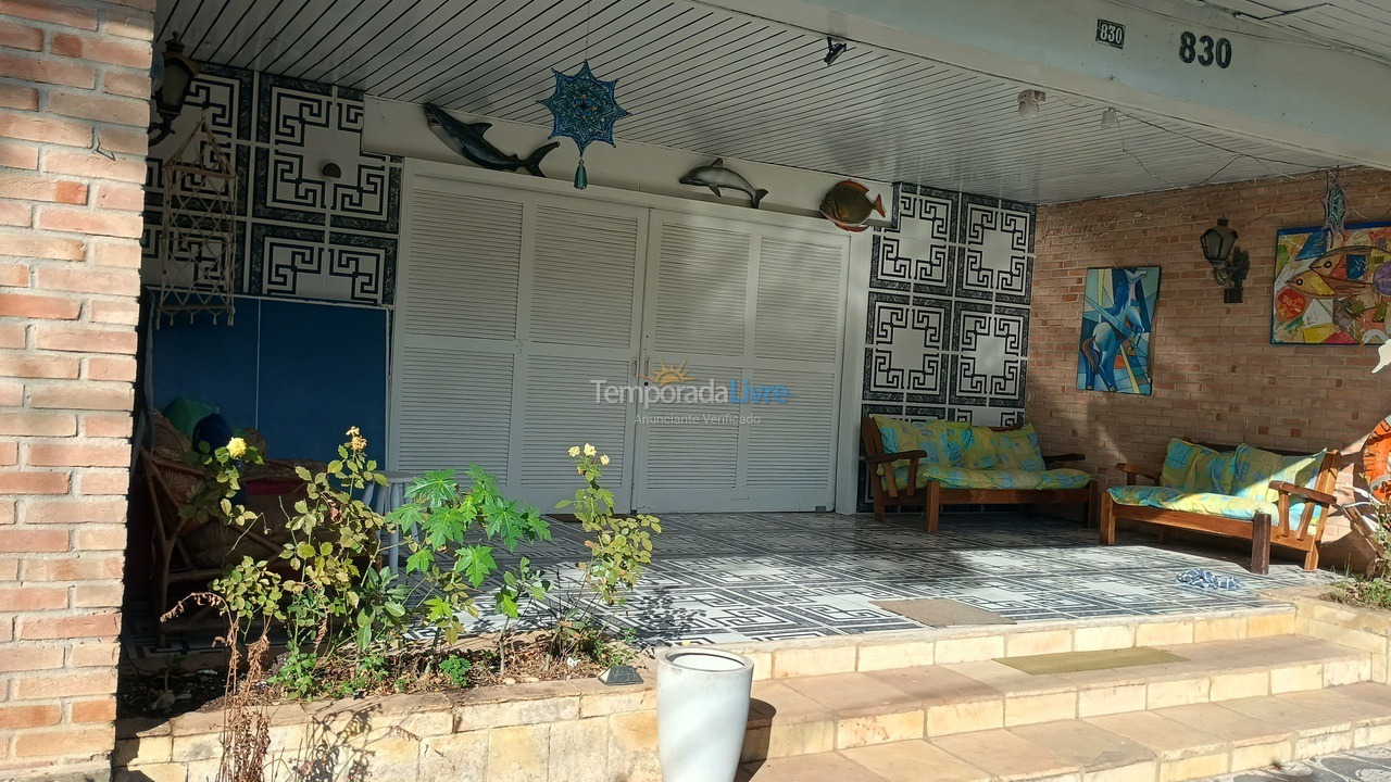 Casa para aluguel de temporada em Guarujá (Enseada)